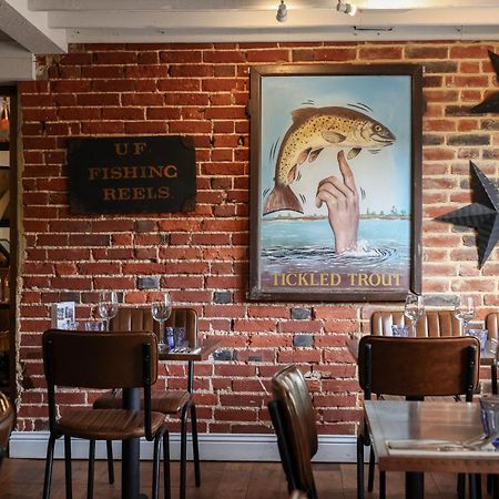 The Tickled Trout Hotel Maidstone Eksteriør billede