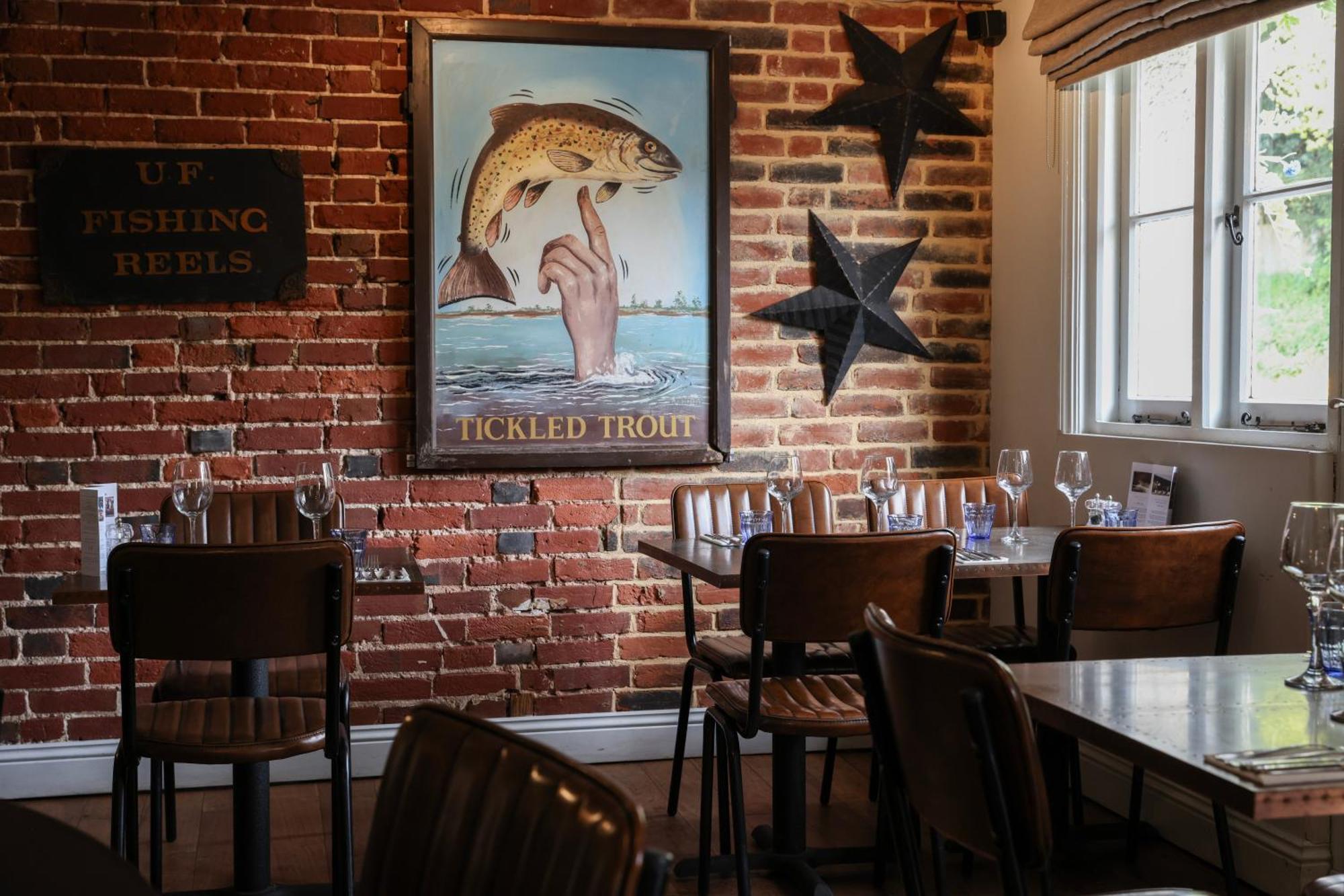 The Tickled Trout Hotel Maidstone Eksteriør billede